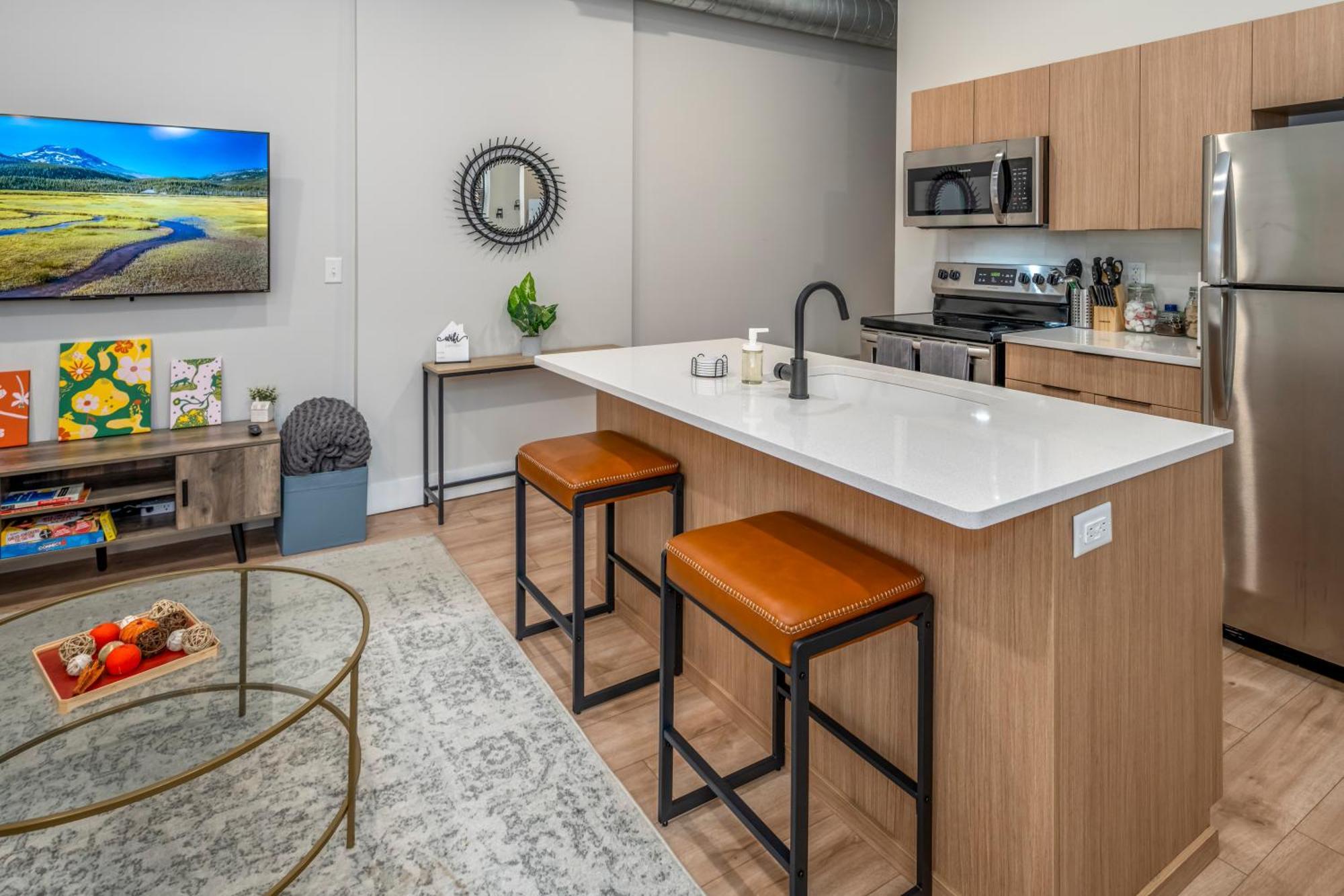 Prime Otr, 3 Lux Queen Beds, Two 55In Tvs, Steps To Tql, Findlay Market, Light Rail, Fast Wifi Cincinnati Exterior photo